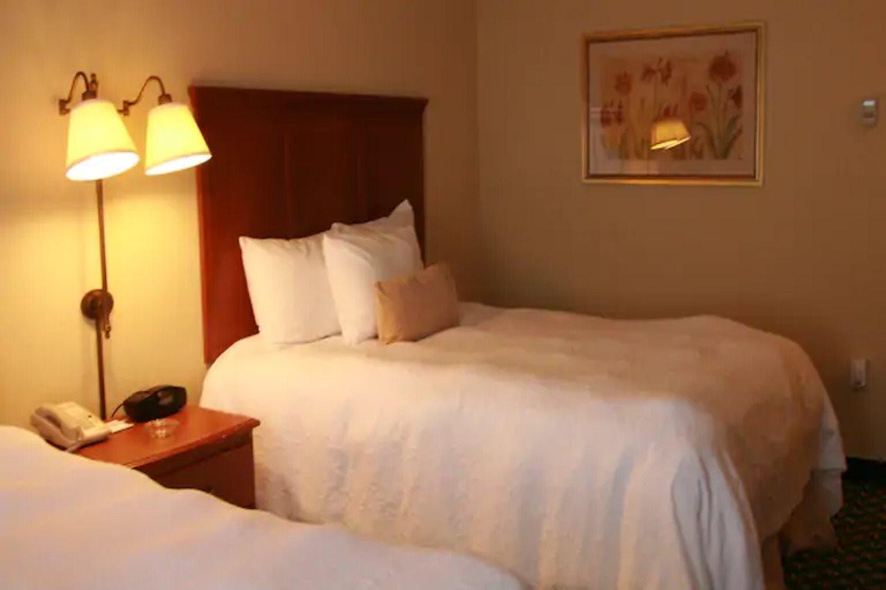 Newly Renovated Hampton Inn Omaha West Lakeside Exterior foto