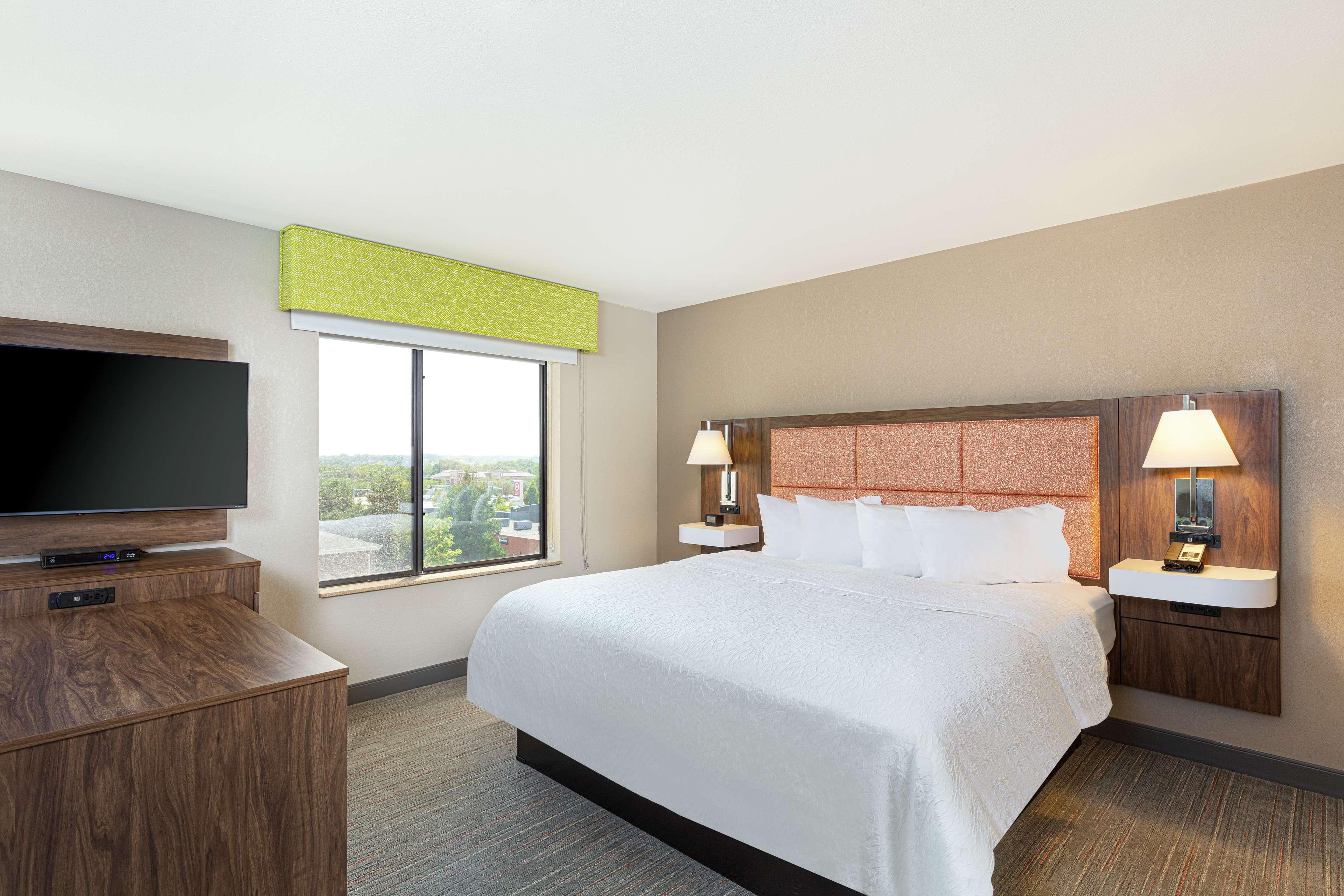Newly Renovated Hampton Inn Omaha West Lakeside Exterior foto