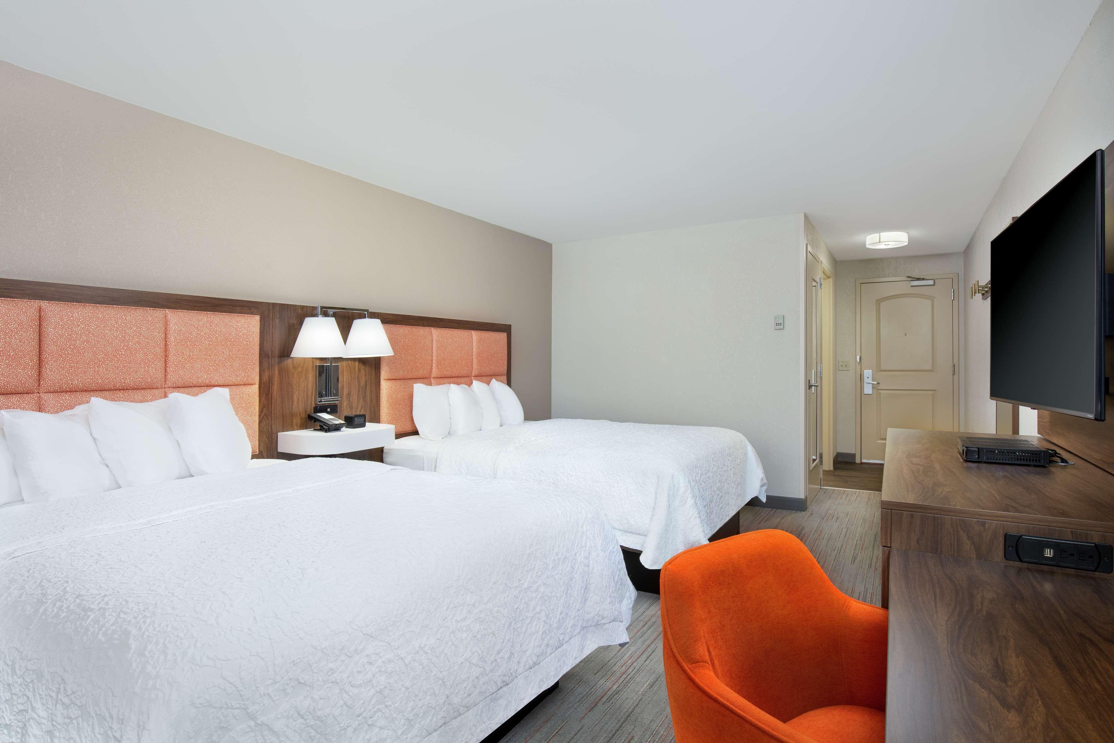Newly Renovated Hampton Inn Omaha West Lakeside Exterior foto