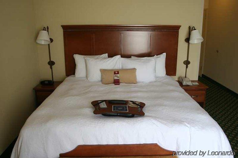 Newly Renovated Hampton Inn Omaha West Lakeside Exterior foto