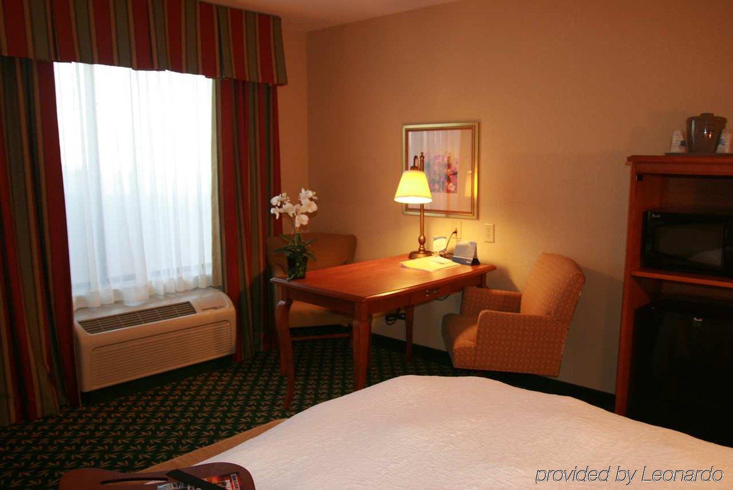 Newly Renovated Hampton Inn Omaha West Lakeside Habitación foto